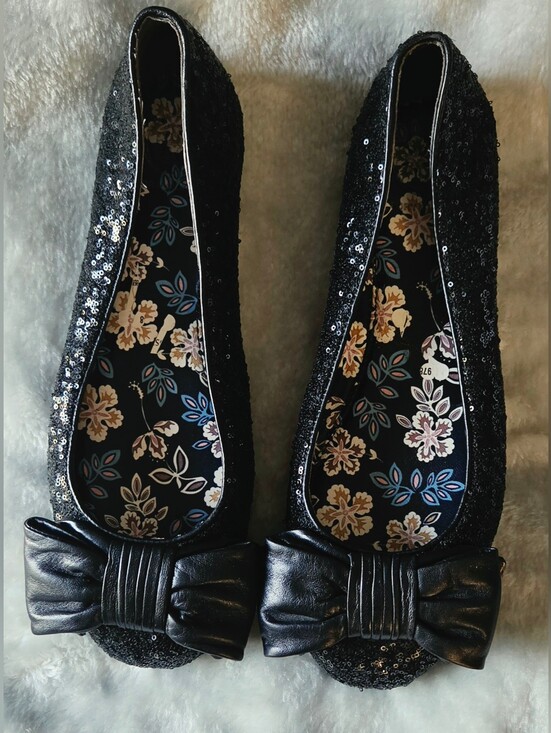 Tory Burch Shoes - Tory Burch Black Sequin Ballet Flats with Bow